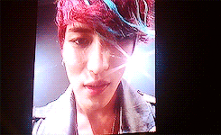 yunhojaejoong:  fans requested him to kiss … jaejoong kissing the camera [♥]  
