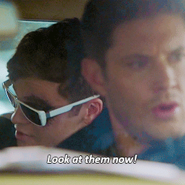 angelsradios:#instinctively checking out some fellas