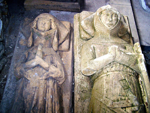 Effigies of Maud and her husband Sir Robert Ryther, 1327