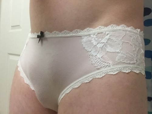 mypantybulgeproject: pantychef: Body by Victoria secret #Pantychef Nice