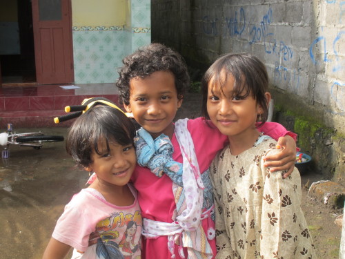 Images of folks: some children, Islamic boarding school students, Buddhist Sunday school students, m