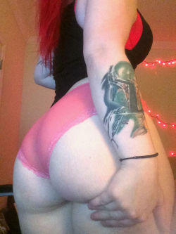 lady-war-of-the-ring-stars:  Boba Fett booty.