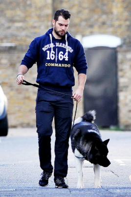 conquerandestroy:  amancanfly:  Henry Cavill was seen walking with his buddy Kal