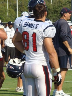 masculineform:  Houston Texans Tight End Owen Daniels