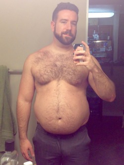 bigdudesarehot:  Tummy Tuesday 