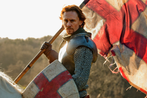 maryxglz:Tom Hiddleston as Henry in The Hollow Crown.Photography by Nick Briggs