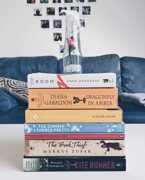 What are some of the books you definitely still want to read this year? ☺ • At the beginning of