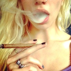 Erotic-Maryjane:  &Amp;Ldquo;Nothing Is Like When I Let The Smoke Caress My Lips