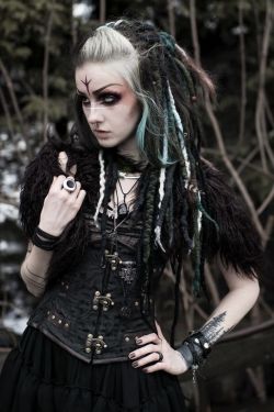 gothicandamazing:    Model: PsycharaPhoto: