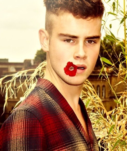 lesliaisonerotiques:  TOM NORKETT  BY ARSETO ADIPUTRA