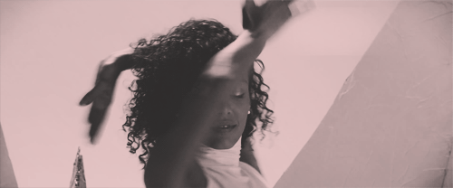 divasneedlovetoo:  Now vogue for me 