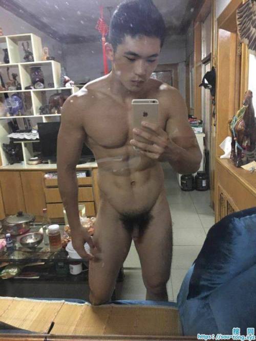 siamcuteboy: surfsurf69: asiancock86: ■被假女號釣到的微博健身明星紅人兼模特兒鹹蛋家超人氣肌肉直男主播被調教大秀肌肉洗澡大射精的超帥人氣肌肉直男…荊