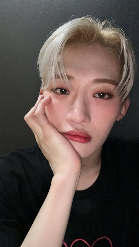 230401 OnlyOneOf Official Members Twitter
