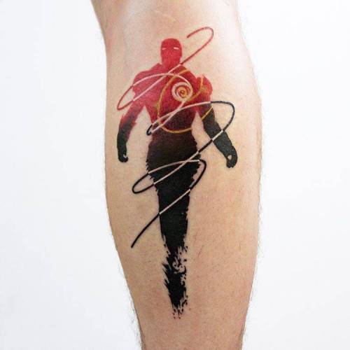 tatuajeshombres:  Tatuaje de estilo abstracto inspirado en Ironman, situado en la pantorrilla derecha. Artista tatuador: Alijika Tattoo · Danilovič Oleg