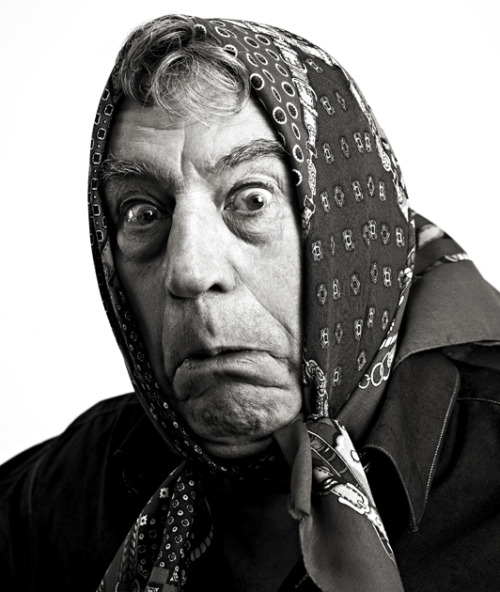 frikadasrandom:  fuckyeahmichaelpalin:  Monty Python — Photographs by Andy Gotts [click to download full versions] [sources: x, x, x, and don’t forget to read their interviews with Time Out here!]  jodidos genios