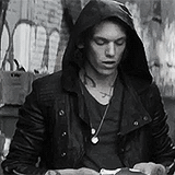  Jace Wayland fangirl challenge; [2/10] male characters: Jace Wayland/Lightwood/Herondale     