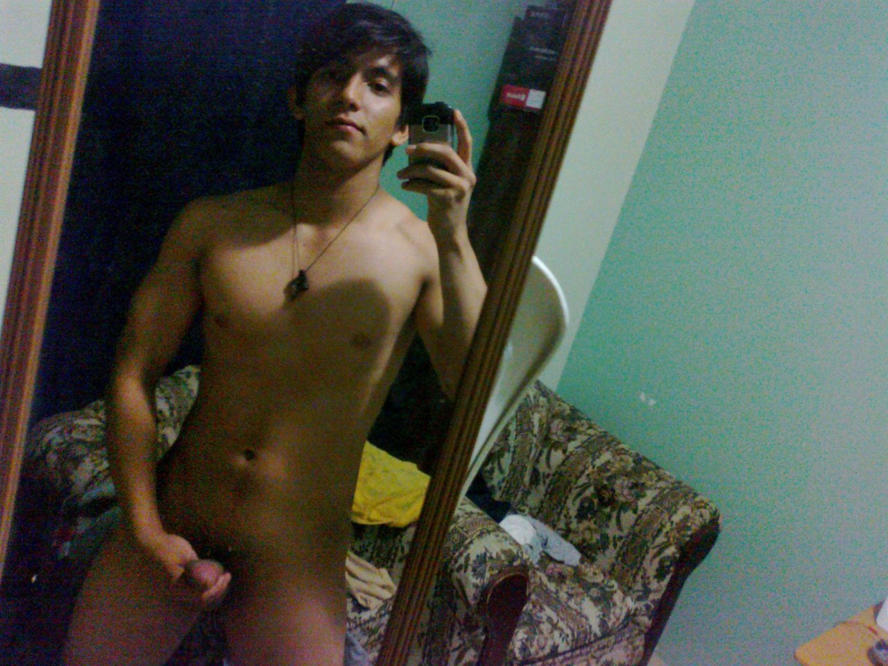 putitoshot:  Guapo moreno