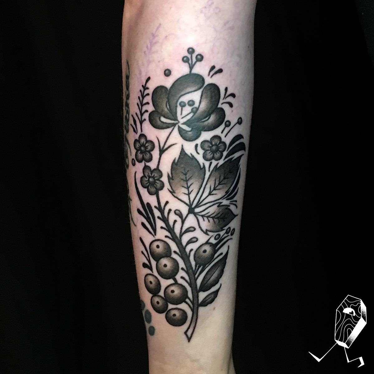 Traditional Polish flowers done by Piotr Cejnowski at CejnTattoo Koszalin  in Poland  rtattoos