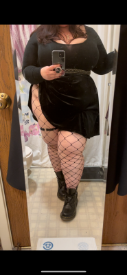 inkiighost:The date outfit winner was.. Big Tiddy Goth GF™!Honestly, I couldn’t see past my boobs today. Being a babe is such a burden.. 💜