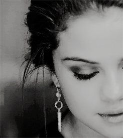 Selena Gomez With Hearts Tumblr