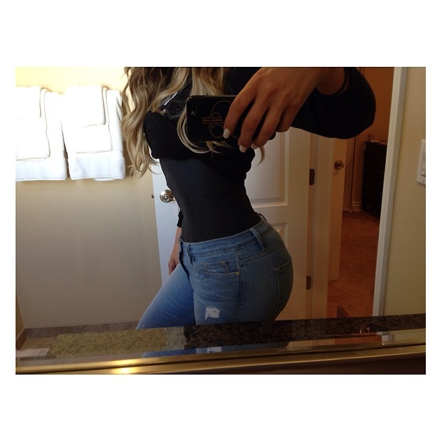 frenchinhalechanelxoxo:  Chαηεℓ   