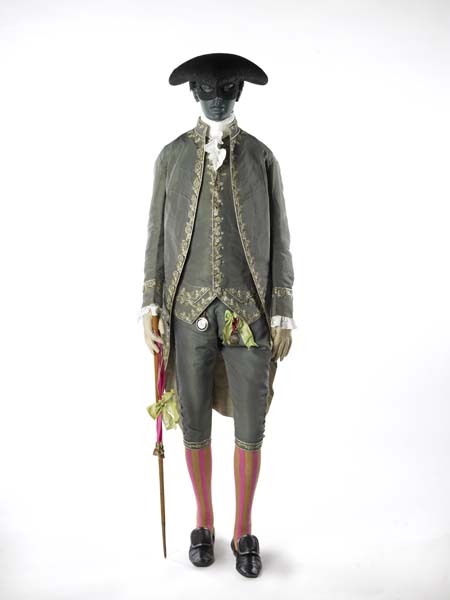 18thcenturyfop:  Suit The three parts of this suit are made of the same fabric: green, so-called &ls