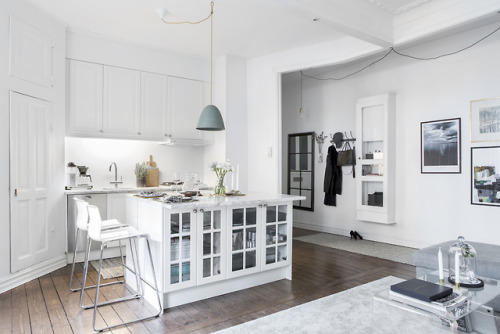 Classy White Single Apartment | Goteborg, SwedenLayout: (Source: alvhem.com)