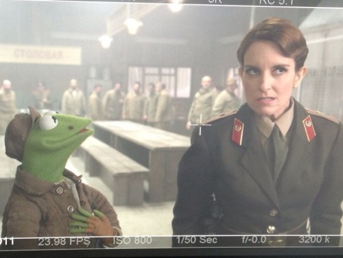 muppetmindset:Check out this EXCLUSIVE photo of Kermit and Tina Fey from the set of “The Muppets… Ag