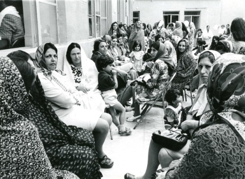 myjewishaesthetic:Jewish women in the synagogue courtyard on Rosh Hashanah, Shiraz 1973