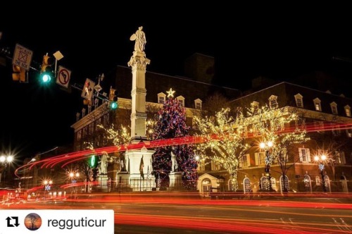 #Repost @regguticur with @get_repost ・・・ Holiday sparkle on the square.#christmas2018 #alwayslancast