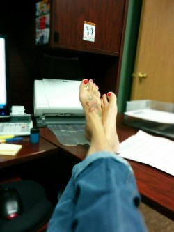 wvfootfetish:  just-an-ordinary-gal:Feet up Friday.Friday’s are always a capri day.  Fuck you winter!  I’ll do what I want.  Holy gorgeous feet!!!! Love your tat too!!!     