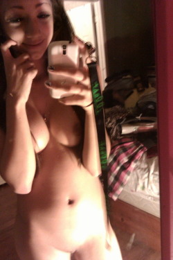 desinakedselfshot:  Desi Girl Naked Selfshot