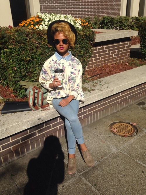 gullahgoddess:  So this is my sister.. And she’s the most precious thing in the world to me. But, she’s really self conscious and doesn’t see the beauty I see. So i’m hoping that maybe you guys can reblog this and like this a ton?? And get this