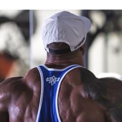 drwannabe:  Fabio Rezende. badass back pic