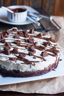 foody-goody:  Chocolate Mint Brownie Cheesecake