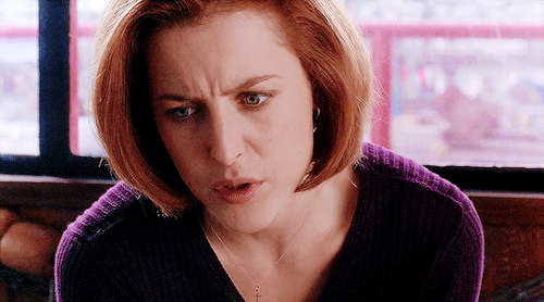 danaktherinescully:Scully serving looks in Chinga