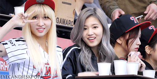 eyecandieskpop:  TWICE Momo and Sana