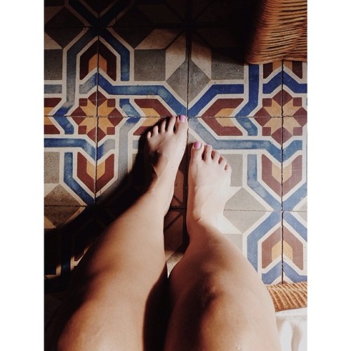 Back at the casa, still have sand on my feet from the beach session&hellip; I love this life.. #tile