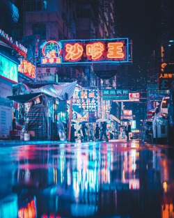 stfeyes:If you follow my work, you know that I frequently shoot in Mong Kok. Here’s a selection of my photos from Mong Kok taken in the past year.https://www.instagram.com/stfeyes/