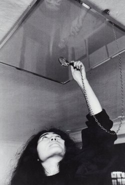 gallowhill:  Yoko Ono - Ceiling Painting