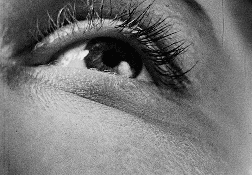 Meshes of the Afternoon (1943) dir. Maya Deren & Alexander Hammid