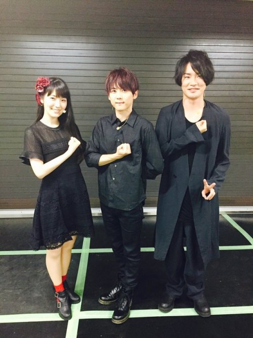 fuku-shuu: SnK News: Seiyuu Promote the October Reading & Live Event SnK seiyuu Ishikawa Yui (Mikasa), Kaji Yuuki (Eren), and Hosoya Yoshimasa (Reiner) attended the MBS Anime Fes today to promote the upcoming SnK Season 2 Reading & Live event