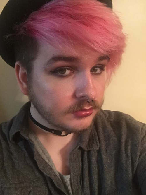 humanity-shines:  graffiti-and-stars:@its-a-squirrel tagged me in a “7 selfies of 2017” and it’s basically a timeline of my hair color this year from oldest to newest 😂😂 I tag @andrewlinajolie @witchscribe @humanity-shines @keyblademasterconnor