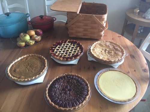 bcakesbaxter:Made five pies this year: pumpkin, pecan, key lime, apple and huckleberry. Happy Thanks