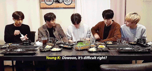 youngk: as expected of Dowoon’s mom 