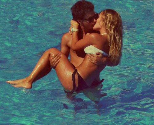 tanned-and-blonde:  Tired of not having enough summer on your dash? Follow me: tanned-and-blonde