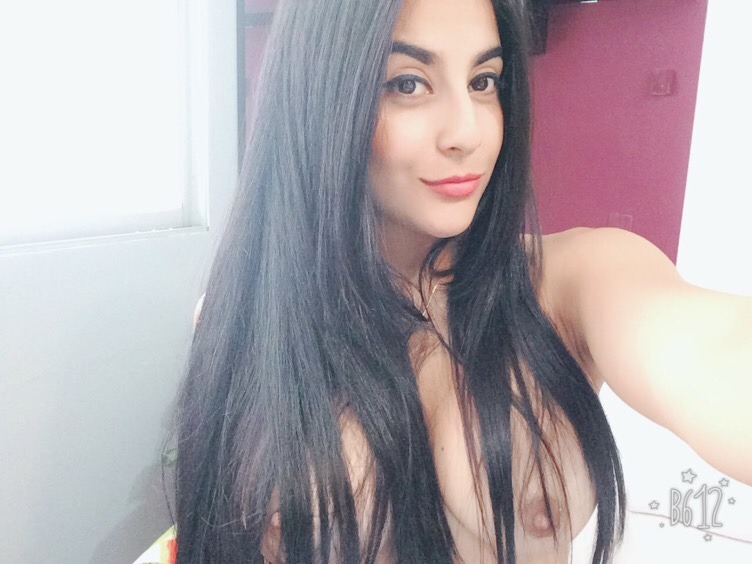 pussyconnoisseur6996:  Beautiful Spanish Chick 😉
