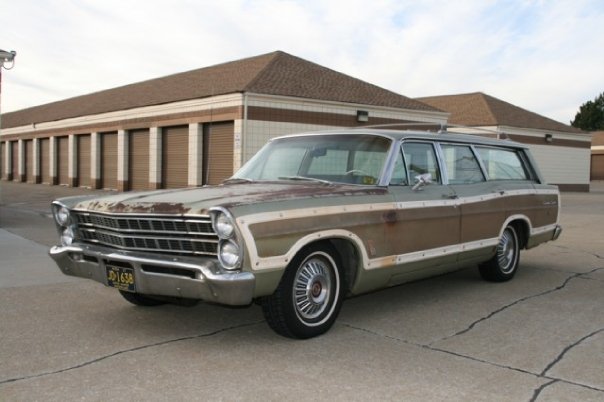 jeremylawson:  Adrian Clements’ one of one 1967 Ford Country Squire 4-door 5+4