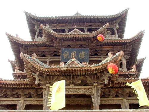 changan-moon:  Traditional Chinese architecture, wooden pavilion in Shanxi province. Feiyun pavilion飞云楼, Bianjing pavilion边靖楼, Qiufeng pavilion秋风楼.