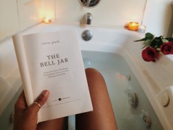 joli–coeur:  Post v-day vibes🛀🏾🌨🌹